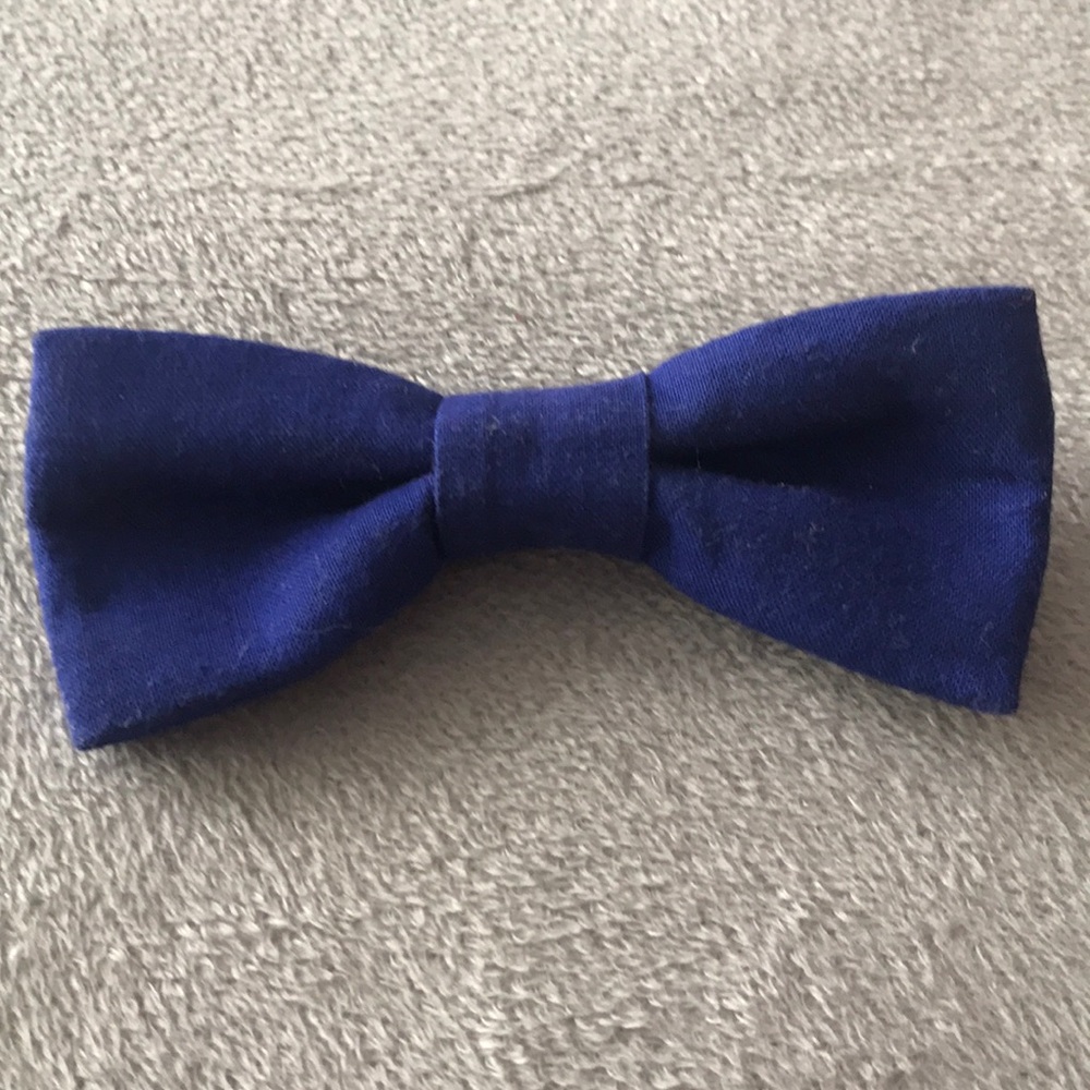 EUC blue hairbow